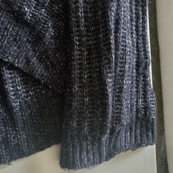 Express Women's Black Metalic Sweater - Picture 5 of 6